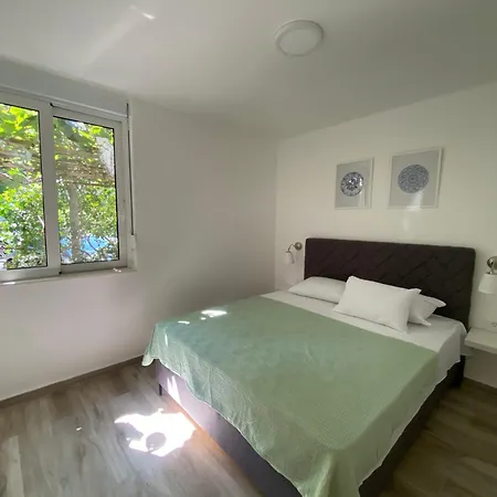 Ana One Bedroom Apartment, 1min From Old Town, Будва