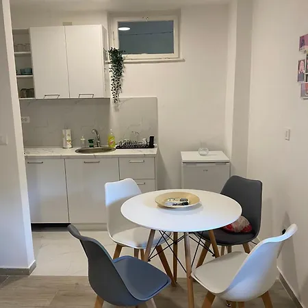 Апартаменты Ana One Bedroom Apartment, 1min From Old Town, *