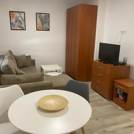 Ana One Bedroom Apartment, 1min From Old Town, Апартаменты