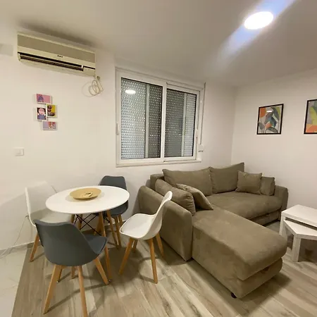 Апартаменты Ana One Bedroom Apartment, 1min From Old Town, Будва